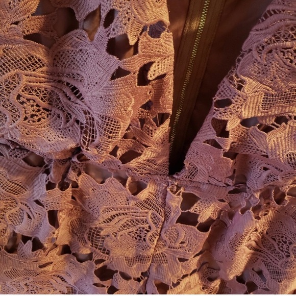 Super cute and girly lace deep v romper NWOT - Picture 5 of 6